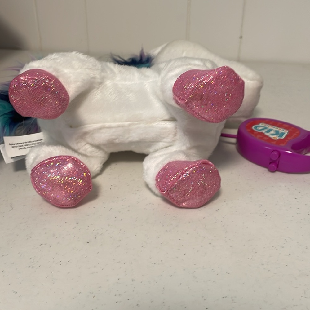 Little Girls Walking Unicorn - Picture 4 of 6